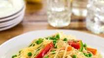 Vegan Singapore Noodles (Yellow Curry Rice Noodles) Vegan Singapore Noodles (Yellow Curry Rice Noodles)