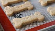 DIY 3-Ingredient Vegan Dog Treats DIY 3-Ingredient Vegan Dog Treats