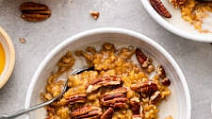 BEST PUMPKIN OATMEAL (HEALTHY + EASY) BEST PUMPKIN OATMEAL (HEALTHY + EASY)