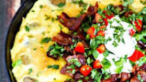Bacon, Egg & Crispy Potato Breakfast Skillet Bacon, Egg & Crispy Potato Breakfast Skillet
