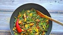 Aloo Beans - Green beans with Potato Curry Aloo Beans - Green beans with Potato Curry
