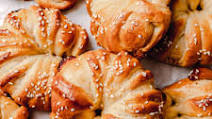 Asian bakery coconut buns (dairy-free) Asian bakery coconut buns (dairy-free)