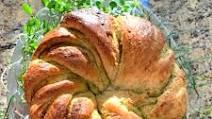 Savory Pesto Cheese Brioche Wreath Savory Pesto Cheese Brioche Wreath