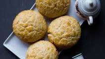 Po Lo Bao / Bo Lo Bao (Hong Kong Pineapple Buns) Po Lo Bao / Bo Lo Bao (Hong Kong Pineapple Buns)