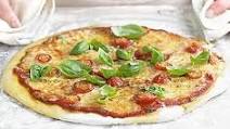 Pizza Margherita in 4 easy steps Pizza Margherita in 4 easy steps