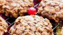 Gluten Free Gingerbread Oatmeal Breakfast Cookies (Vegan, GF, Dairy-Free, Refined Sugar-Free) Gluten Free Gingerbread Oatmeal Breakfast Cookies (Vegan, GF, Dairy-Free, Refined Sugar-Free)