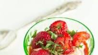 Balsamic Strawberries with Greek Yogurt Balsamic Strawberries with Greek Yogurt