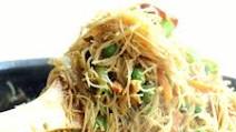 Vegetarian Singapore Noodles with Paneer Vegetarian Singapore Noodles with Paneer