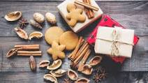 Low-Fat, Low-Calorie Gingerbread Cookies Low-Fat, Low-Calorie Gingerbread Cookies