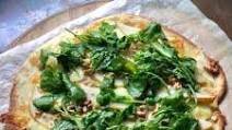 Cracker Crust Pizza with Pear, Brie, and Arugula Cracker Crust Pizza with Pear, Brie, and Arugula