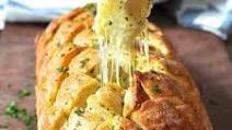 Cheese and Garlic Crack Bread (Pull Apart Bread) Cheese and Garlic Crack Bread (Pull Apart Bread)