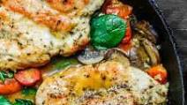 Italian-Style Skillet Chicken with Tomatoes and Mushrooms Italian-Style Skillet Chicken with Tomatoes and Mushrooms