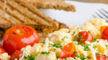 Scrambled Eggs with Tomato and Cream Cheese Scrambled Eggs with Tomato and Cream Cheese