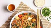 Vegan Japchae (Korean Glass Noodles Stir-fry) Vegan Japchae (Korean Glass Noodles Stir-fry)