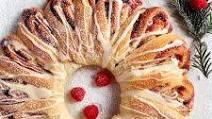 Raspberry Vanilla Wreath Bread Raspberry Vanilla Wreath Bread