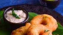 Urad dal vada | Medu Vada ( Air fry / Fry ) Urad dal vada | Medu Vada ( Air fry / Fry )