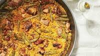 Paella Valenciana (Rabbit and Chicken Paella from Valencia) Paella Valenciana (Rabbit and Chicken Paella from Valencia)