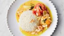 Jamie Oliver’s Amazing Tomato Curry with Fragrant Spices, Saffron and Coconut Sauce, Toasted Almonds Jamie Oliver’s Amazing Tomato Curry with Fragrant Spices, Saffron and Coconut Sauce, Toasted Almonds