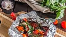 20-Minute Tomato-Basil Grilled Fish Foil Packets 20-Minute Tomato-Basil Grilled Fish Foil Packets