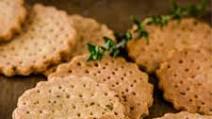 Herb and Garlic Amaranth Crackers Herb and Garlic Amaranth Crackers