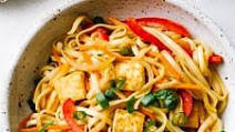 VEGETABLE LO MEIN WITH CRISPY TOFU VEGETABLE LO MEIN WITH CRISPY TOFU