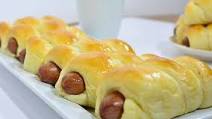 SAUSAGE BREAD ROLLS (pigs in a blanket) SAUSAGE BREAD ROLLS (pigs in a blanket)