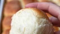 Soft & Fluffy Vegan Dinner Rolls Soft & Fluffy Vegan Dinner Rolls