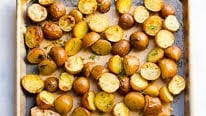 One Pan Chicken and Potatoes {Easy Dinner!} One Pan Chicken and Potatoes {Easy Dinner!}