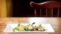 Pan-fried lamb sweetbreads with pea purée, sous vide shallots and asparagus spears Pan-fried lamb sweetbreads with pea purée, sous vide shallots and asparagus spears
