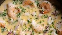Mixed seafood in a creamy garlic wine sauce {Mariscos al ajillo} Mixed seafood in a creamy garlic wine sauce {Mariscos al ajillo}
