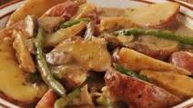 Slow Cooker Chicken Breast and Potatoes with Gravy Slow Cooker Chicken Breast and Potatoes with Gravy