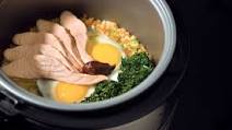 Rice Cooker Bibimbap with Salmon and Spinach Rice Cooker Bibimbap with Salmon and Spinach