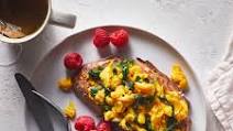 Spinach & Egg Scramble with Raspberries Spinach & Egg Scramble with Raspberries