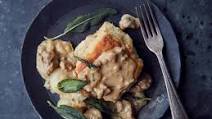 Buttermilk Biscuits and Pat LaFrieda’s Sausage Gravy Buttermilk Biscuits and Pat LaFrieda’s Sausage Gravy