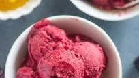 Healthy 5 Minute Berry Frozen Yogurt Healthy 5 Minute Berry Frozen Yogurt