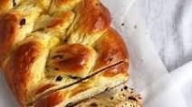 Sweet Braided Yeast Bread (Rosinenzopf) Sweet Braided Yeast Bread (Rosinenzopf)