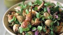 Quail salad with Chinese marbled eggs Quail salad with Chinese marbled eggs