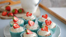 Strawberry and cream cupcakes Strawberry and cream cupcakes