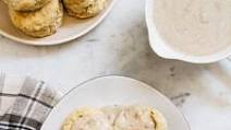 VEGAN BUTTERMILK BISCUITS & COUNTRY GRAVY VEGAN BUTTERMILK BISCUITS & COUNTRY GRAVY