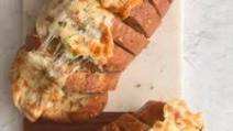 Cheesy Garlic Bread Cheesy Garlic Bread