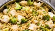Healthy Chicken Broccoli Quinoa (Easy One-Pan Recipe!) Healthy Chicken Broccoli Quinoa (Easy One-Pan Recipe!)