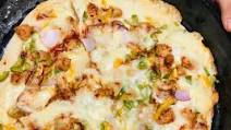 Recipe of Super Quick Homemade Giant chicken tikka pizza Recipe of Super Quick Homemade Giant chicken tikka pizza