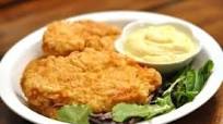 Fried Chicken Breast with Creamy Lemon Sauce Dip Fried Chicken Breast with Creamy Lemon Sauce Dip
