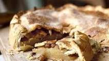 Deep-filled Bramley apple pie Deep-filled Bramley apple pie