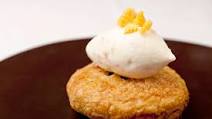 Eccles cake with cheddar cheese ice cream Eccles cake with cheddar cheese ice cream