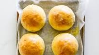 Easy soft and fluffy bread rolls Easy soft and fluffy bread rolls