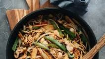 Chicken Lo Mein (Restaurant Style Without A Wok) Chicken Lo Mein (Restaurant Style Without A Wok)