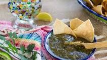 How to Make Roasted Green Tomatillo Salsa (Salsa Verde) How to Make Roasted Green Tomatillo Salsa (Salsa Verde)