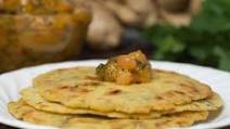 Makkai ki roti (Griddle-Cooked Corn Flatbread) Makkai ki roti (Griddle-Cooked Corn Flatbread)