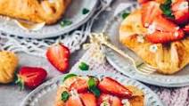 Vegan Danish with Custard and Strawberries Vegan Danish with Custard and Strawberries
